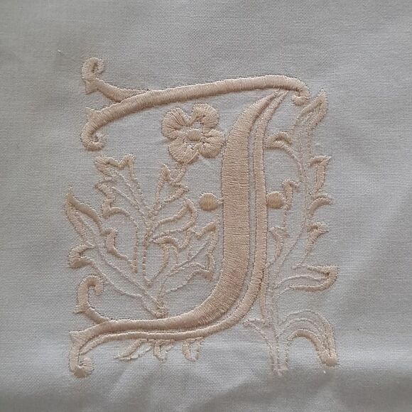 Guest Towel White Linen Embroidered Letter “T” in Cream Guest Bath Towel Cotton - Picture 2 of 6